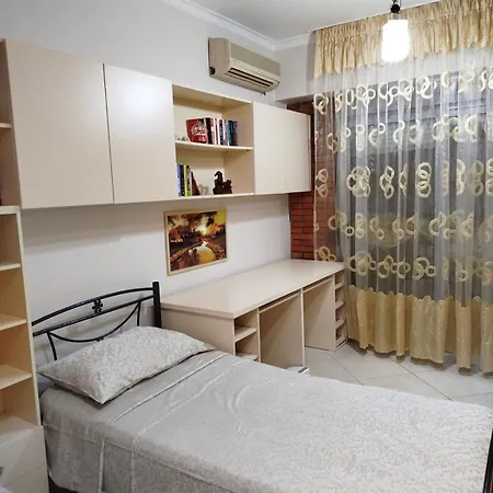 Orest شقة فلورا